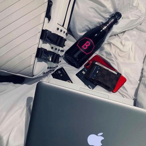 Black Card (feat. SwarrayHill$)