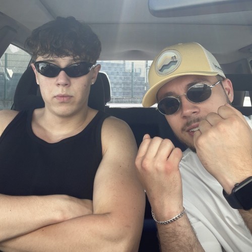 Hose voll Bier an der Bar (Explicit)