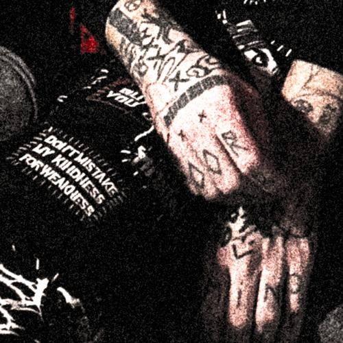 PATCHED JEANS (Explicit)