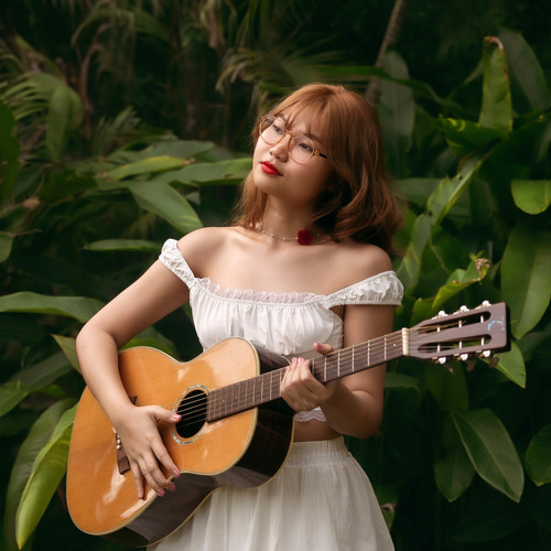 Singing (la dee da dee dum)