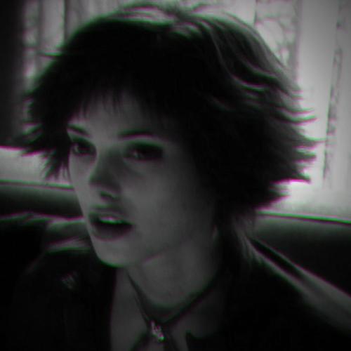 оставь меня одну