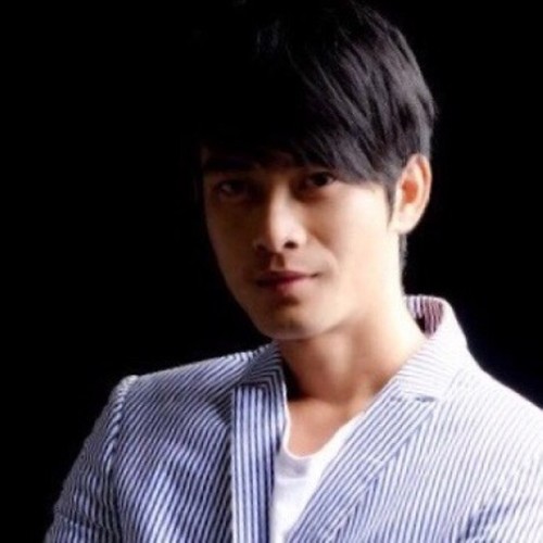 羞答答的玫瑰静悄悄的开