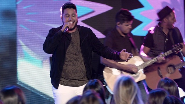 Felipe Ferraz - Dois Estranhos (Live)