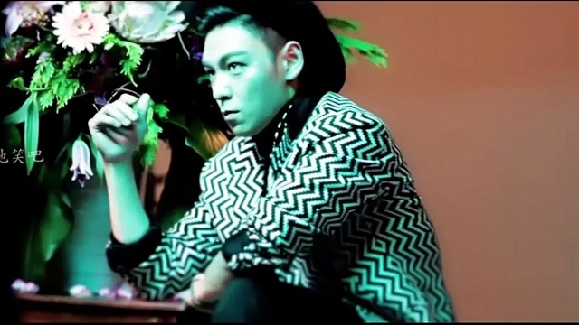 Top - Stay Gold 崔胜铉28岁庆生视频 (TOPS-GIRLS)