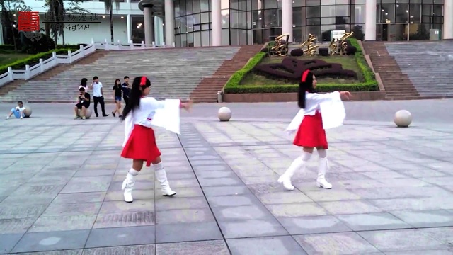 舞蹈视频 - 【螣云动漫社】神的随波逐流 (饭制版)