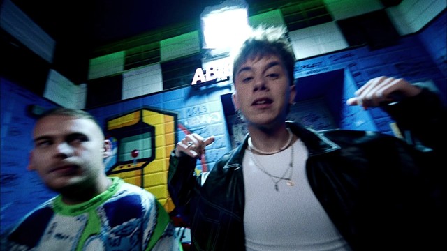 Hens - Tan vacío(feat. Hens)