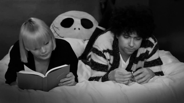 The Raveonettes - The Christmas Song