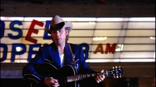 Dwight Yoakam - Try Not To look  So Pretty