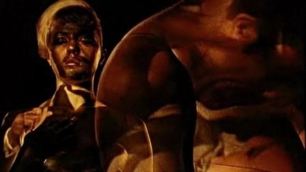 Shirley Bassey - Goldfinger (《007：金手指》电影主题曲)