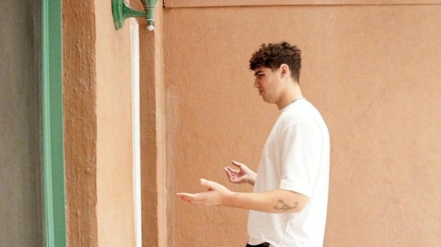 Oliver Cronin - Hello Goodbye