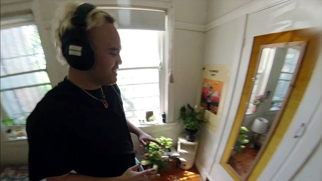 BOY SODA - Giants (Visualiser)