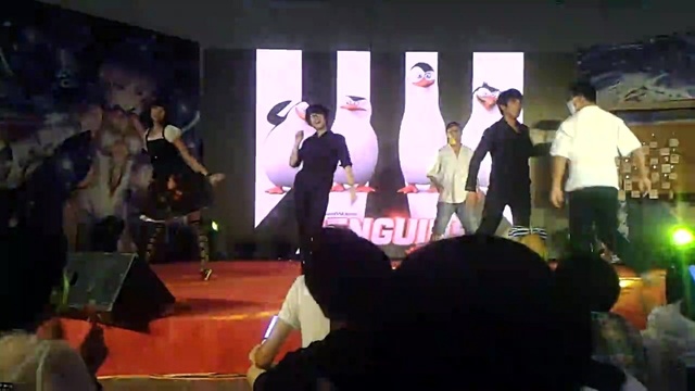 舞蹈视频 - 【碧海祭live环节】神的随波逐流+马达加斯加企鹅舞 碧海祭4.0live彩蛋\(^o^)/ (饭制版)