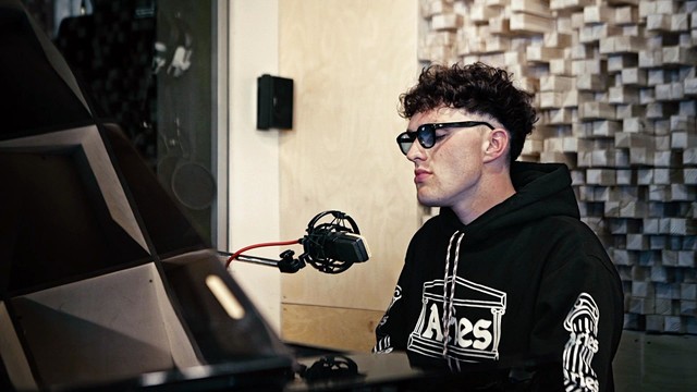 Dan D'Lion - Superwoman (Acoustic)