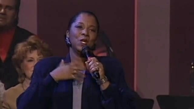 Bill & Gloria Gaither - Leave It There (Live)