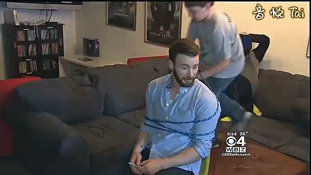 Chris Evans - 美队Chris Evans现身儿童医院跟抗癌小盆友们玩耍!