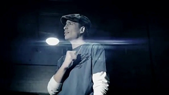 L'Assemblee - Ma mere Ma Folie Les poings serres