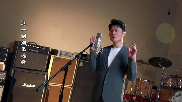 张大伟 - 盛放的白百合