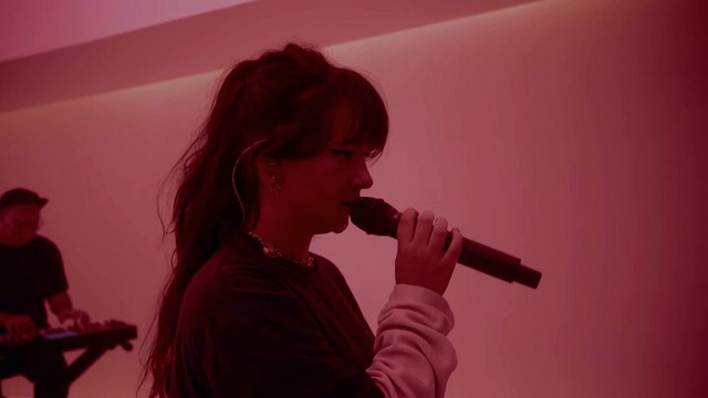 Mallrat - Charlie (Live On Vevo DSCVR)