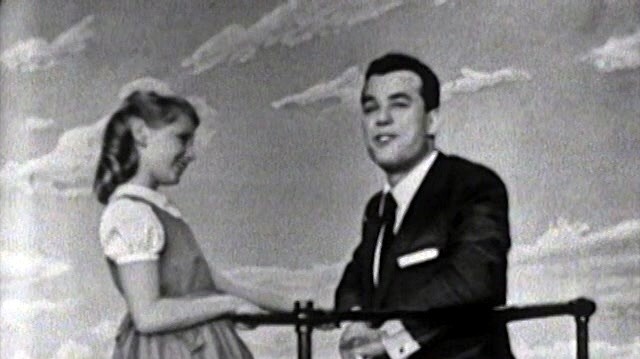 Julius La Rosa - Pass It On (Live On The Ed Sullivan Show, April 3, 1955)