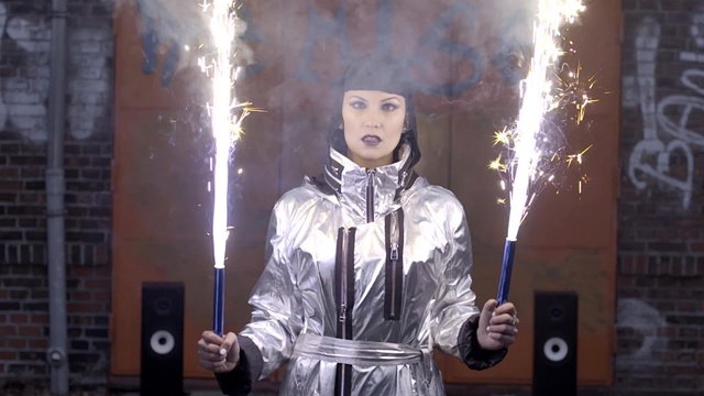 Nessi - Brush You Off