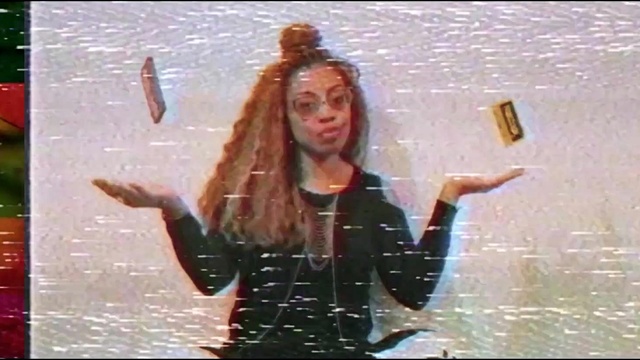 Suzi Analogue - I Must Be