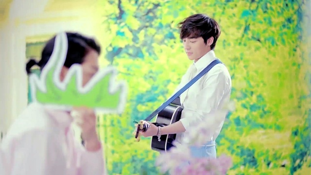 Roy Kim - 봄봄봄 (Bom Bom Bom)