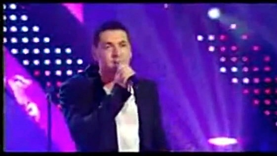 Shayne Ward - Right Here Waiting For You (Live)