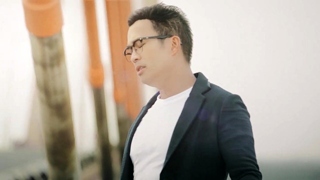 Jimmy Lam Pham - HOA NỞ KHÔNG MÀU