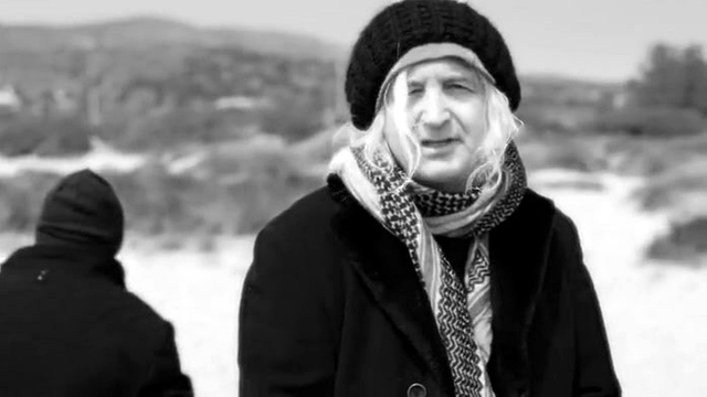 Nikos Karvelas - Ola Einai Mes Sto Myalo