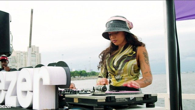 Karol Conka - Subida (Mu540 Remix - Gravado no Deezer a Bordo, RJ)