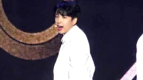 金始炫 - 더더더 (Live At 쇼!음악중심 2017/08/05)(김시현直拍) (饭拍版)