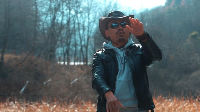 扎西尼玛 - 《谁等了千年》官方MV  绍兵作品  演唱：扎西尼玛