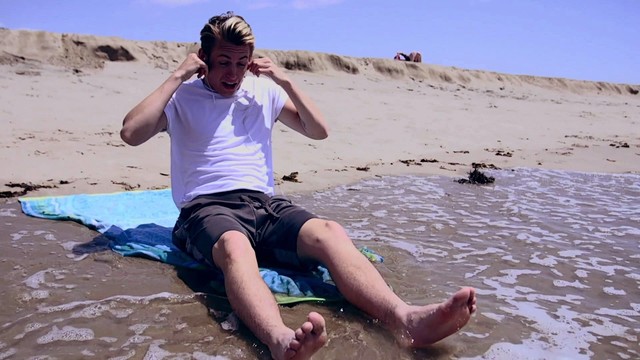 Kovic - Drown (歌词版)