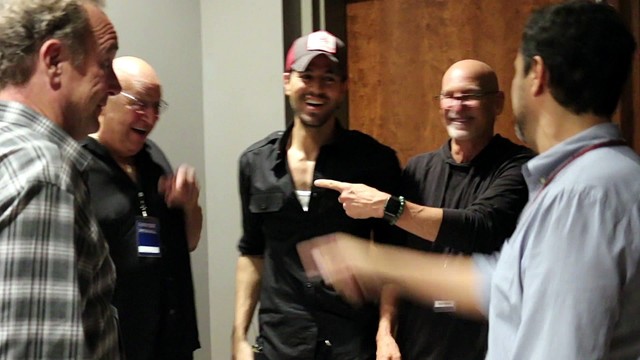 Enrique Iglesias - SUBEME LA RADIO (Tour Video)