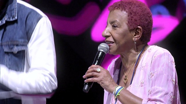 Turma do Pagode - Ainda é Tempo pra Ser Feliz / Fogueira de uma Paixão / Zé do Caroço (Ao Vivo)