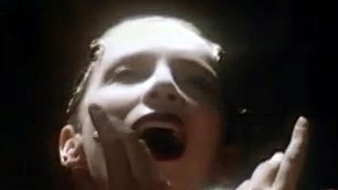 Annie Lennox - Keep Young and Beautiful