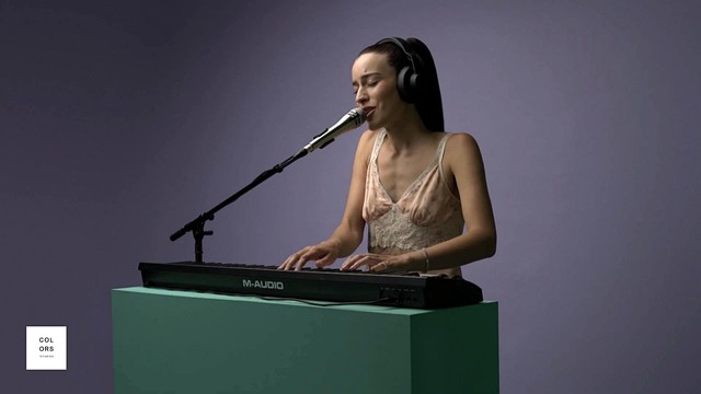 Oklou - Entertnmt (Live On A COLORS ENCORE)