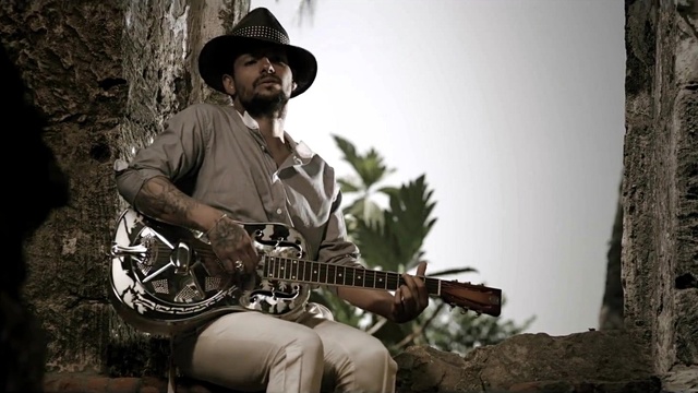 Juan Luis Guerra 4.40 - Esto Es Vida (Nueva Version) (Live)