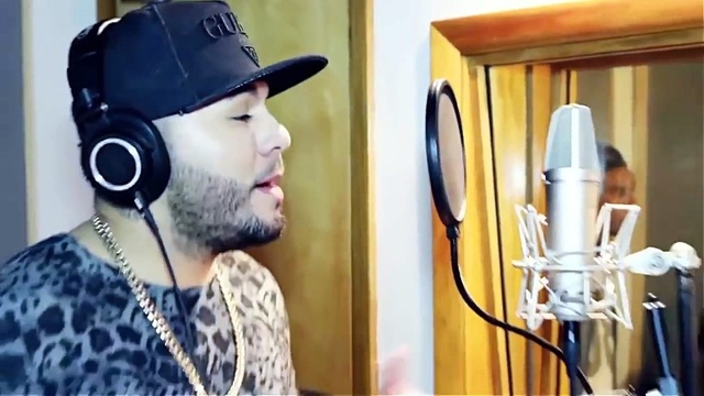 Chacal Y Yakarta - Bien Bruto