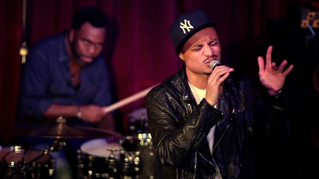 José James - Trouble (Live from KCRW Los Angeles @ Apogee’s Berkeley Street Studio) (Live)