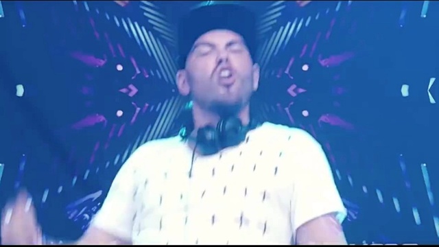 Bassjackers - On The Floor Like