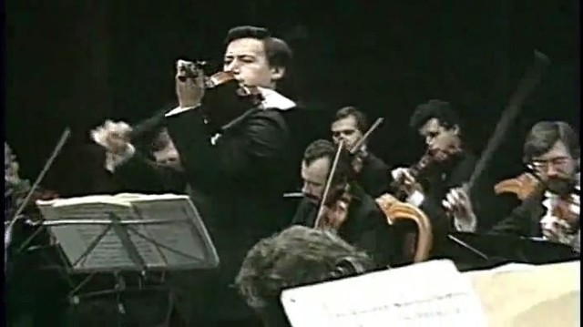 Vladimir Spivakov - Bach's Violin Concerto in a minor 3 (Live)