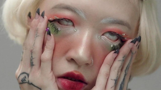 yeule - Pretty Bones 