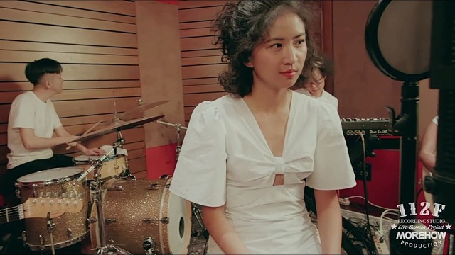 9m88 - 平庸之上 (Live)