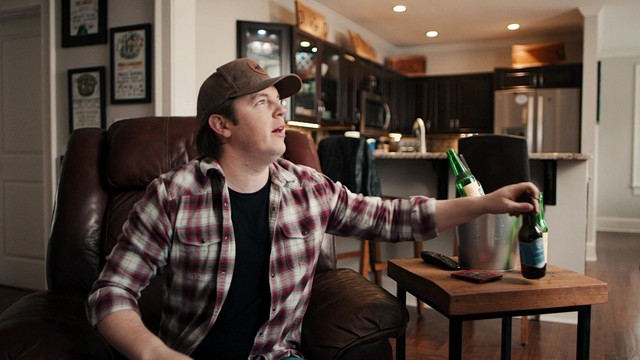 Cole Swindell - Down To The Bar(feat. HARDY)