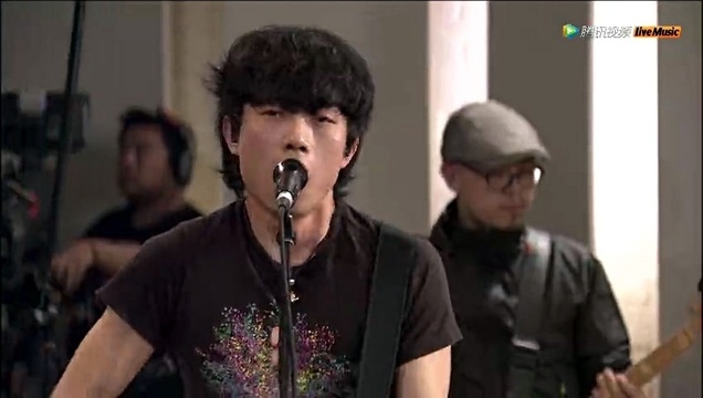 赵雷 - 鼓楼 (“大事发声”录音棚现场：伍佰赵雷专场)