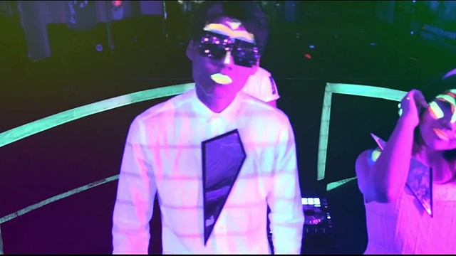 RX黄浩邦 - 越难越爱 (混音版)