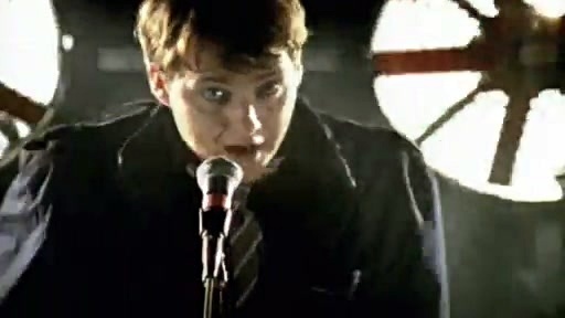 Kaiser Chiefs - I Predict A Riot