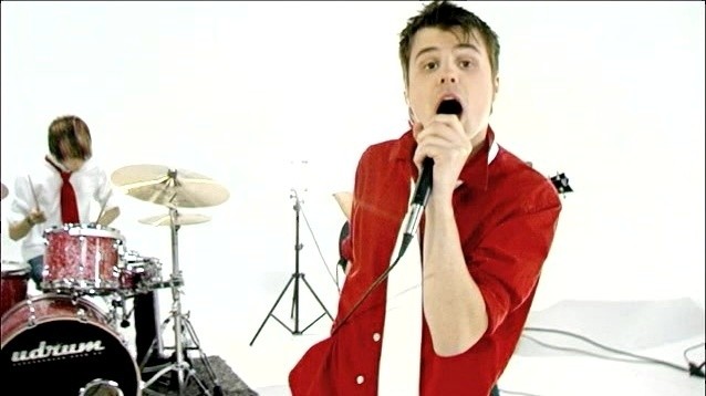 Silverstein - Smashed Into Pieces