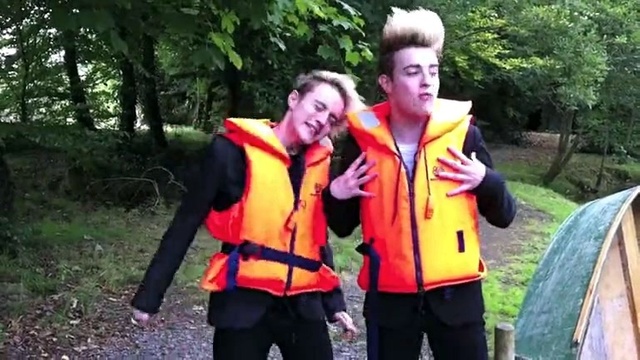 Jedward - 坐船